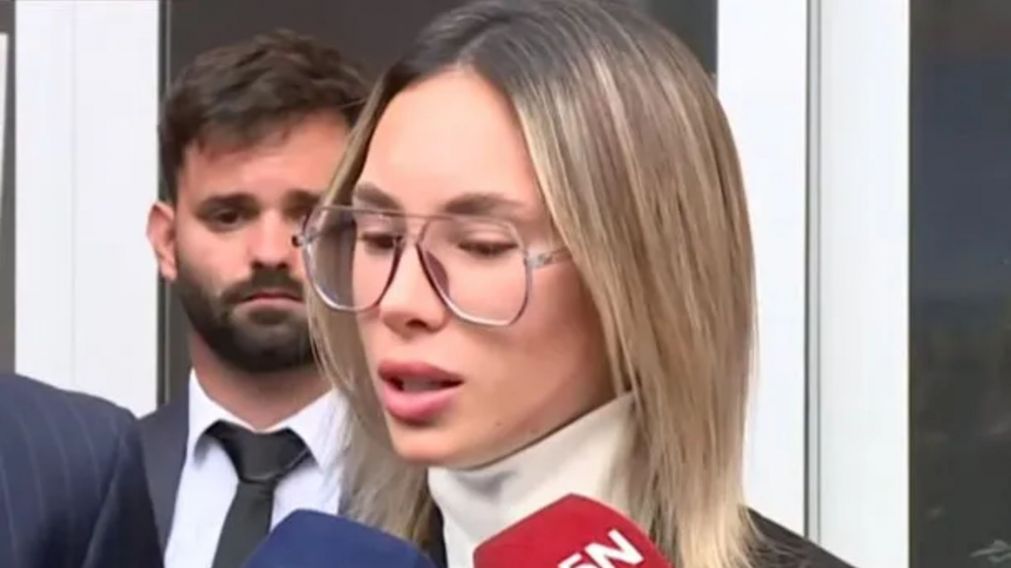 Flor Moyano a la la salida de la fiscalía.