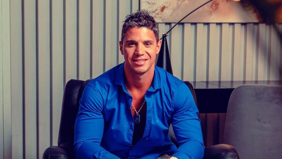 El Conejo de "Gran Hermano" quiere trabajar en los medios, pero al parecer tiene un buen pasar económicos.