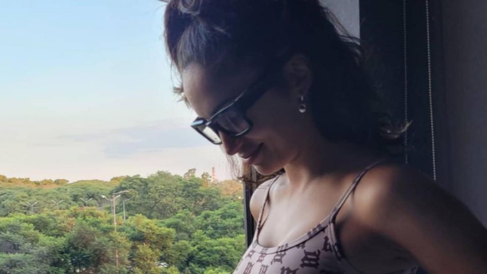 Melody Luz ya lució su pancita de embarazada.