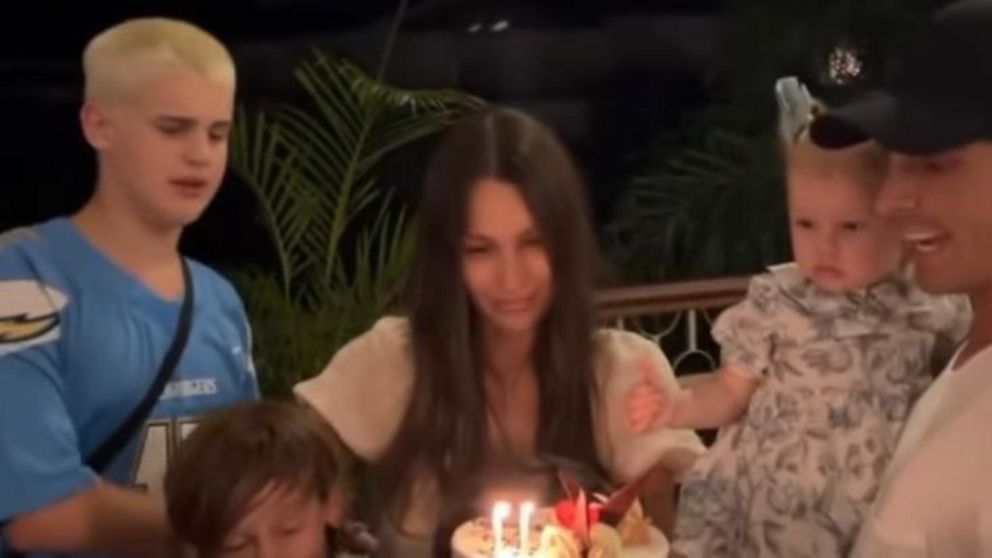 Pampita celebró su cumpleaños lejos de Roberto García Moritán, pero con sus hijos y amigos en Brasil.