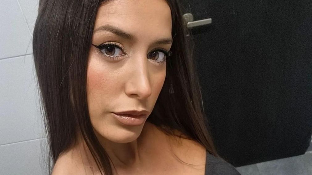 La ex participante de "Gran Hermano Argentina" se sacó fotos con las fanáticas de Harry Styles