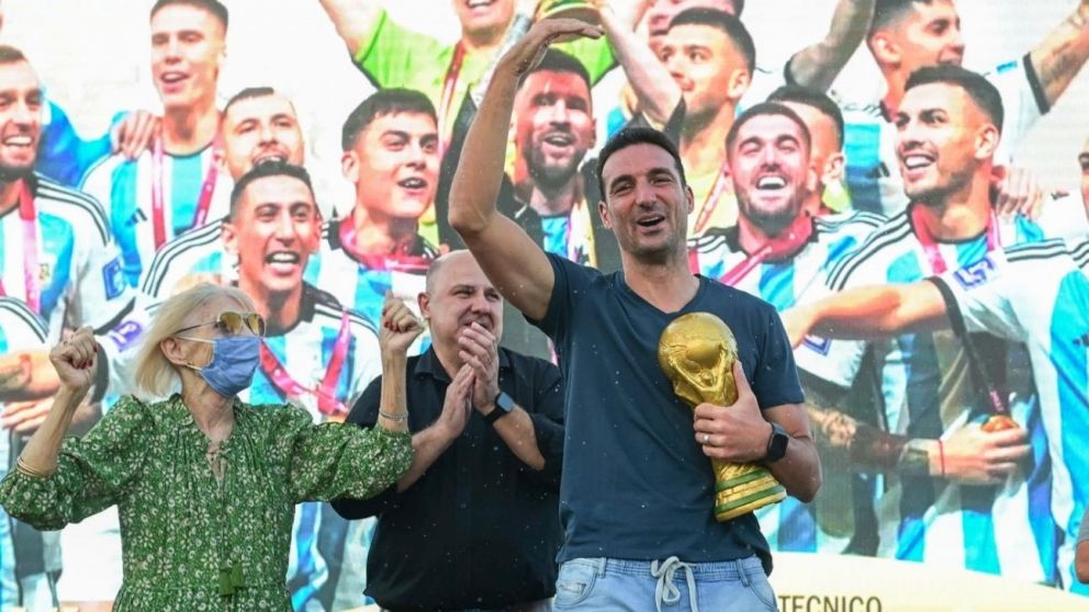 Ayer "bombero" futbolístico, hoy es héroe.