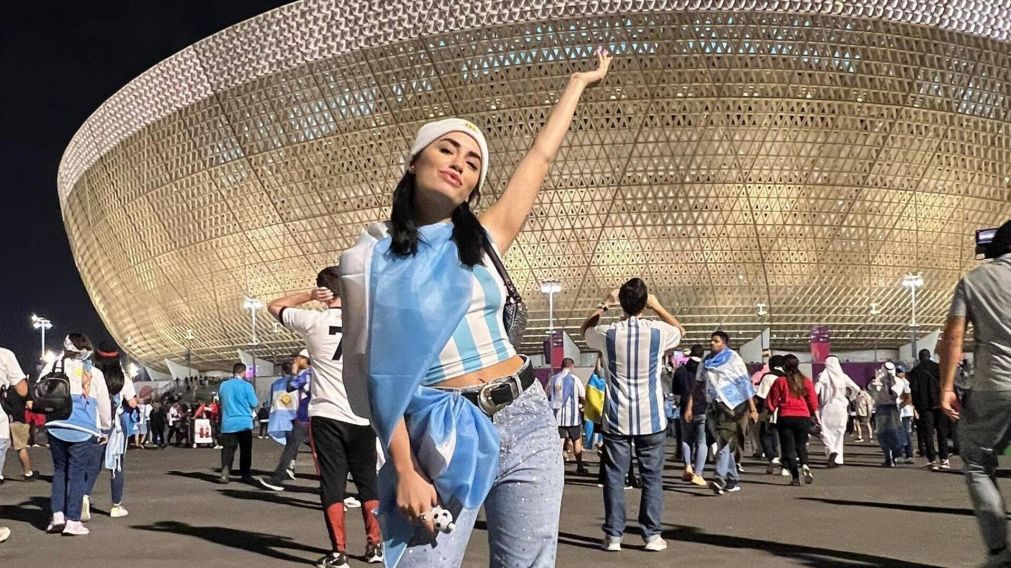 Lali Espósito alienta a la Selección Argentina en la final del Mundial Qatar 2022.