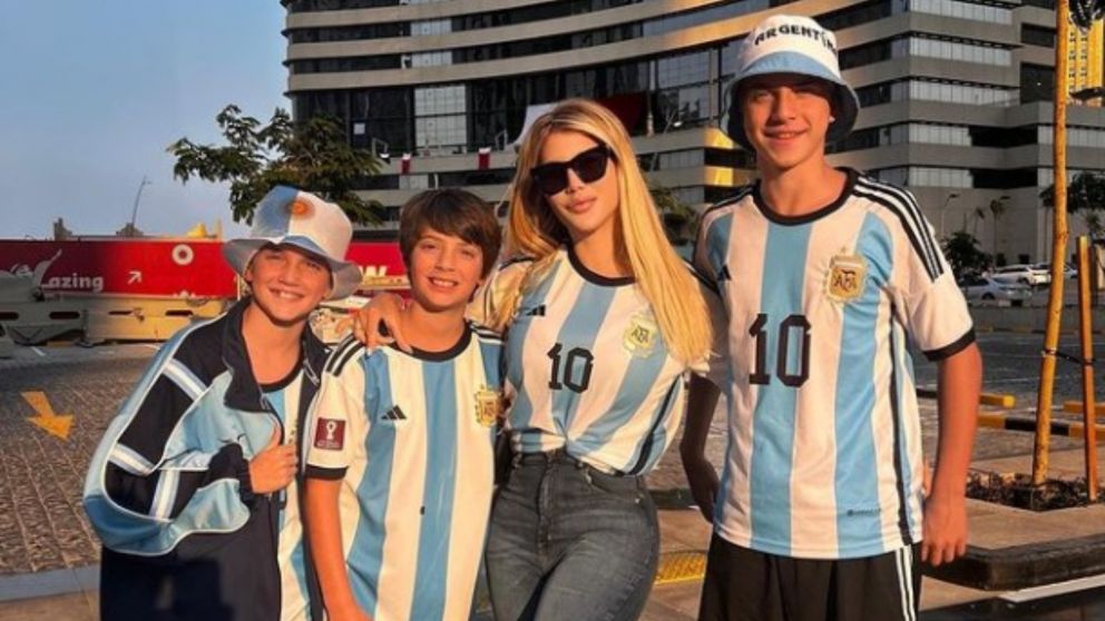 Wanda Nara desbordada de emoción en Qatar alentando a la selección: los videos