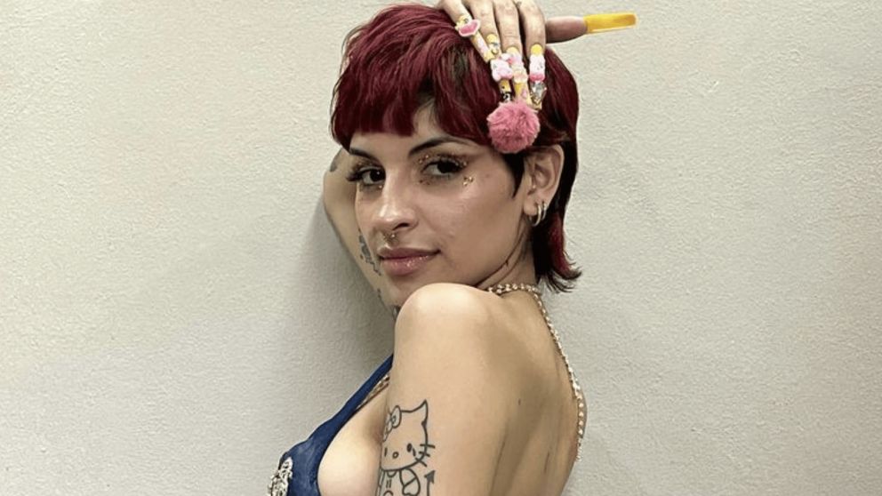 Cazzu, contra Jennifer Parker.