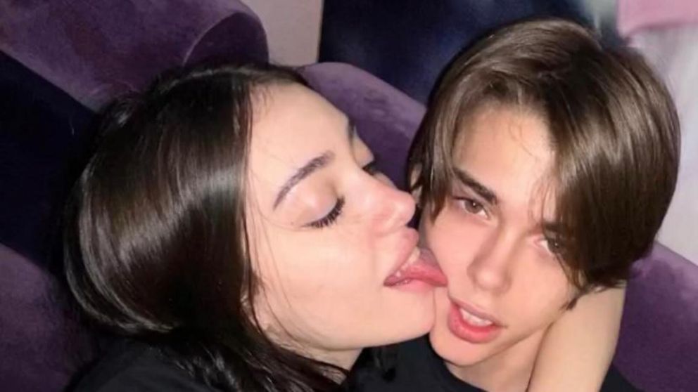 Felipe Fort compartió una fogosa fotografía con su novia y generó revuelo en redes sociales.