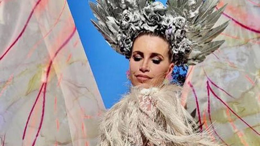 Flor Peña volvió de la Marcha del Orgullo en subte.