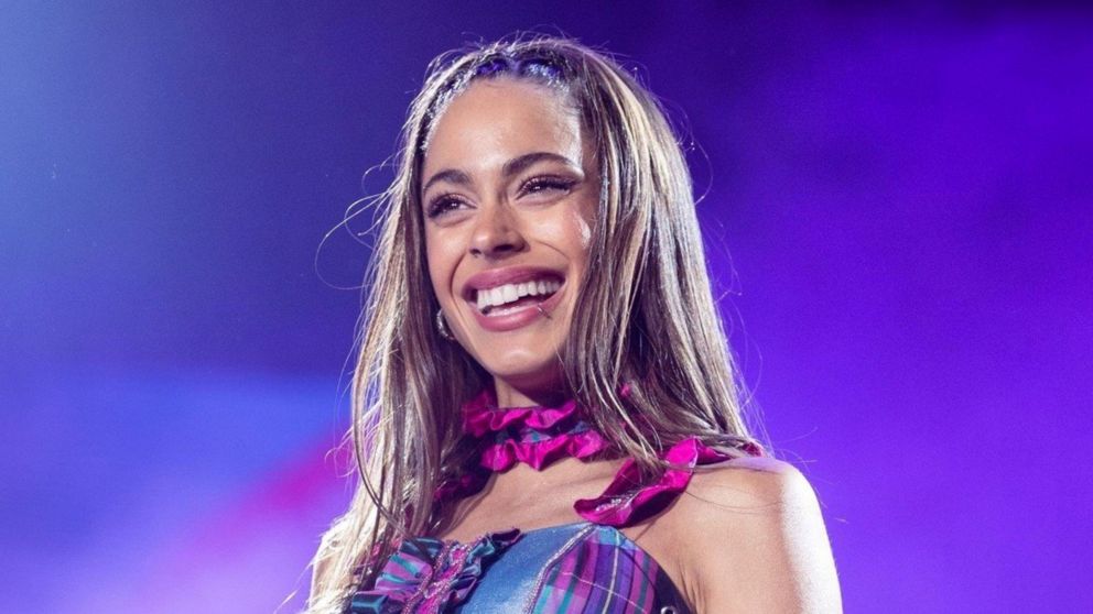 Tini Stoessel perdió un desafió con una fanática y debió cantar "Diciembre" en su show en La Plata.