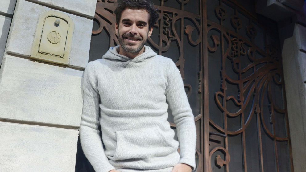 Nicolás Cabré, con su corazón entre dos mujeres.