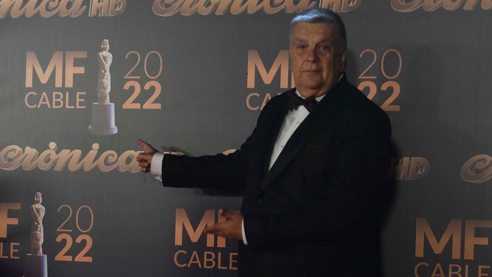 Luis Ventura en los Martín Fierro de cable 2022.