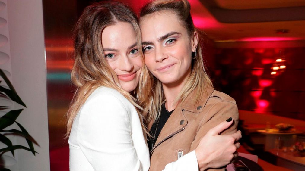 Margot Robbie y Cara Delevingne