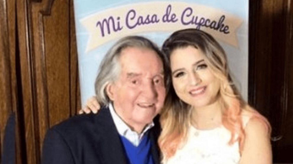 Laura recordó a Carlitos Balá, su abuelo.