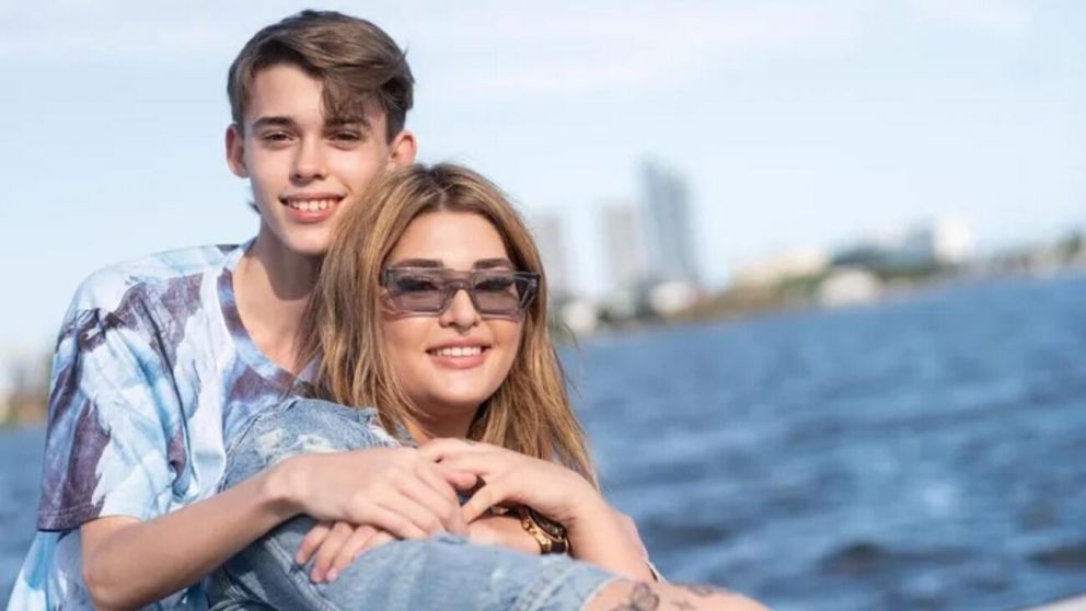 Felipe y Marta Fort sorprendieron a su niñera con un lujoso auto de regalo.