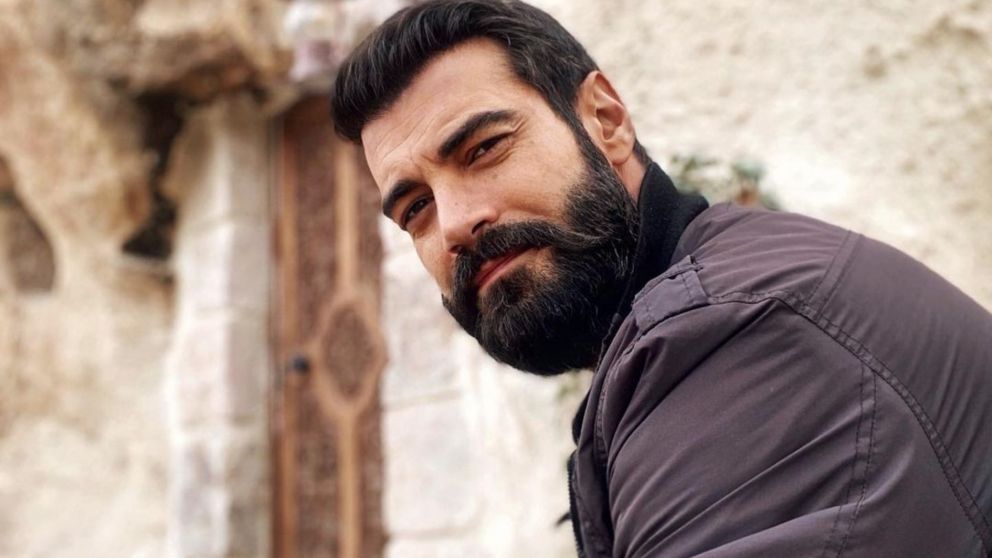 Murat Ünalm de "Züleyha" mostró fotos de su juventud.