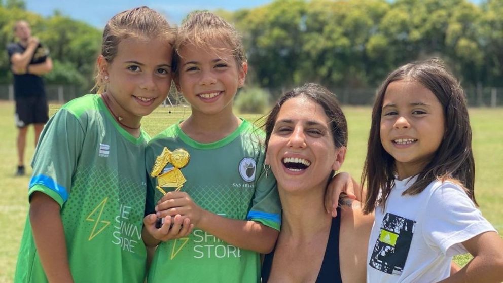 Cinthia Fernández compartió el reencuentro de sus hijas en las redes.