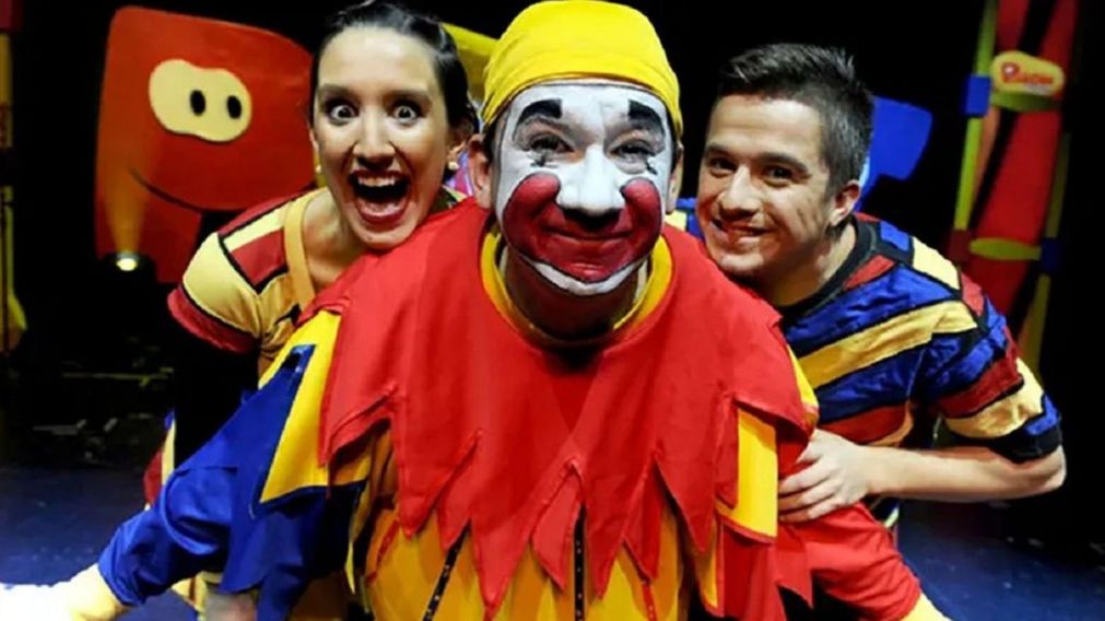 El palito de Pi��n Fijo a sus hijos en medio del esc�ndalo.