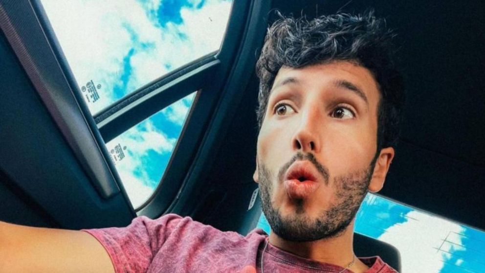 Sebasti�n Yatra, rodeado de famosas argentinas durante su estad�a en el pa�s.