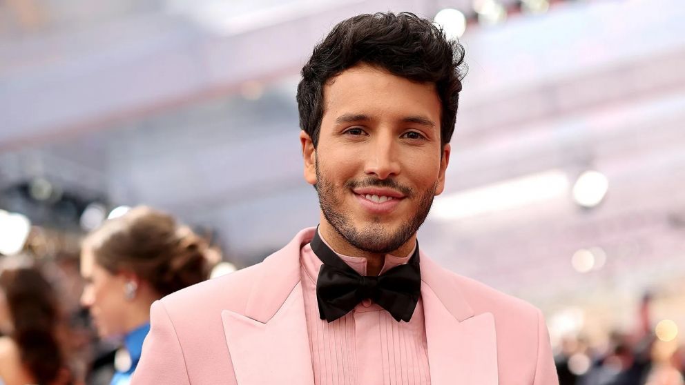 Sebastián Yatra a los besos con una reconocida influencer.