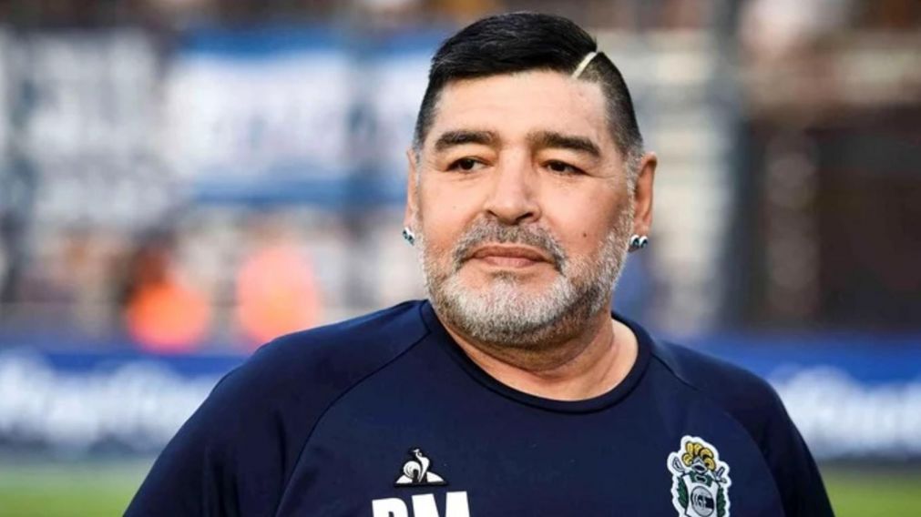 Complicaciones con la marca de Diego Maradona.