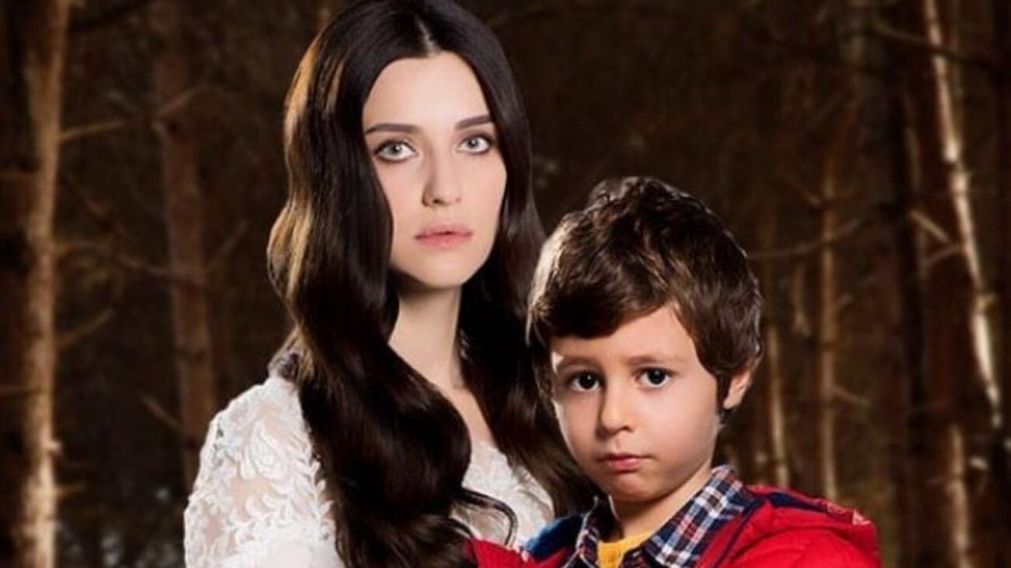Conoce al ni�o que interpreta a Yigit en "Fugitiva".