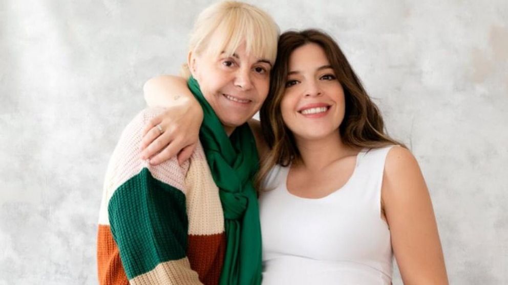 Claudia Villafañe celebró la llegada de la segunda hija de Dalma Maradona.