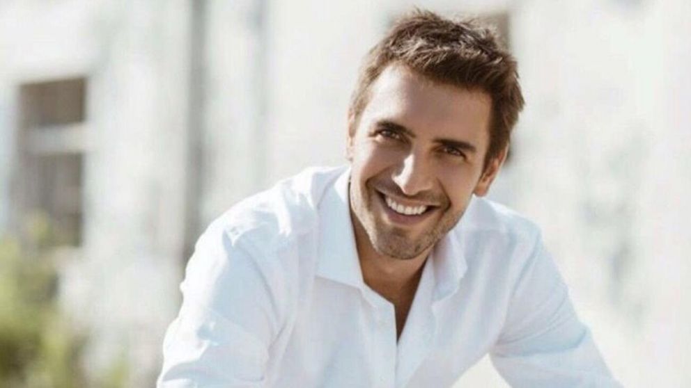 Ulas Tuna Astepe, el actor de "Fugitiva", presentó a su novia.