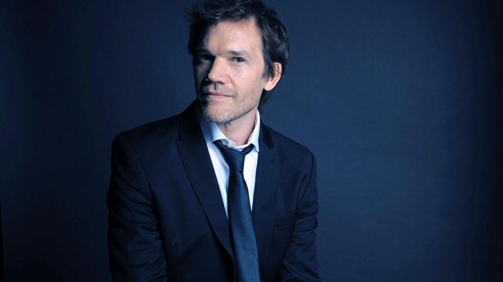 Juan Gil Navarro disfruta de "Closer" en teatro y las grabaciones de "ATAV 2".