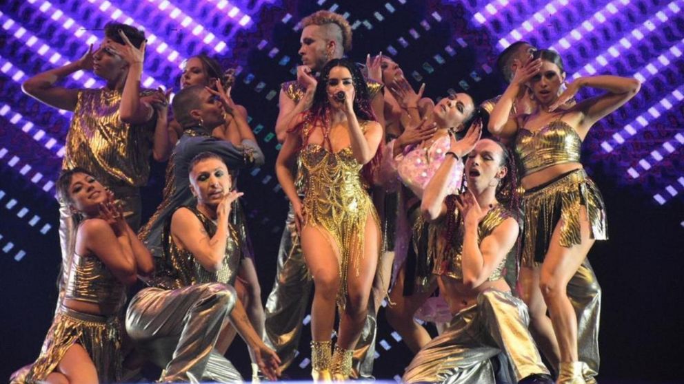 Lali Esp�sito brill� en un show imponente ante 8.000 personas.