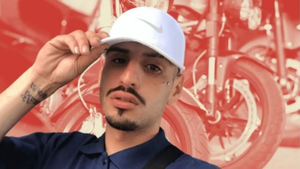 El Noba, despedido por una multitud.