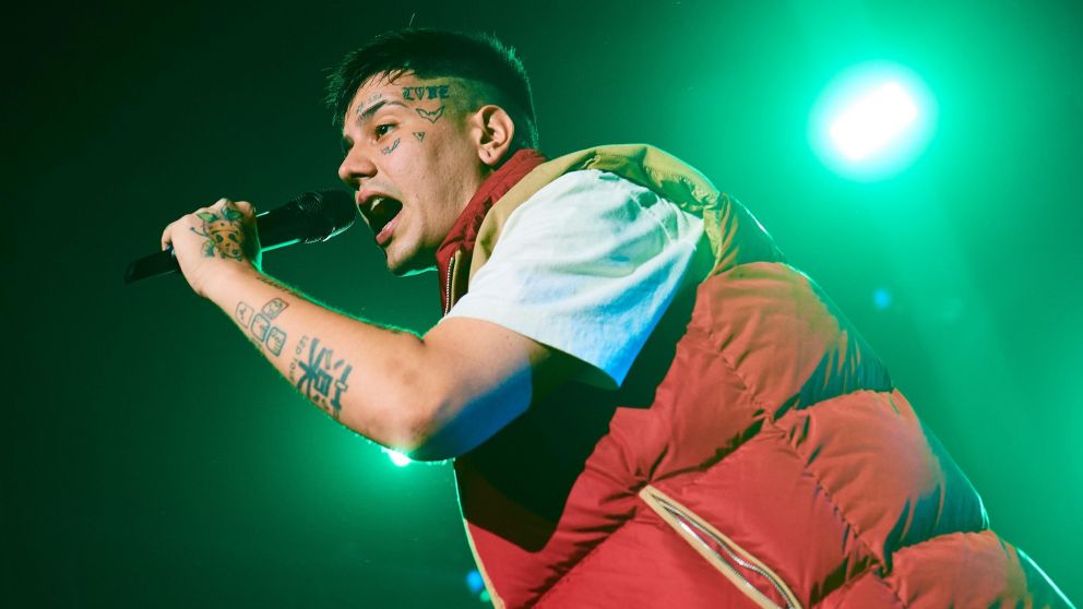 Duki dej� un mensaje en su presentaci�n en el Lollapalooza Argentina 2022.