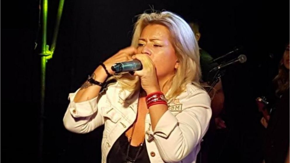 Dalila tuvo una conducta extra�a en un boliche y sospechan que habr�a estado borracha.