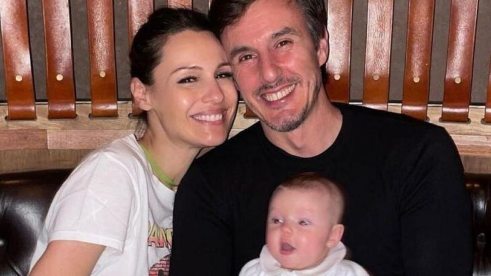 Pampita mostró el amor que hay entre Roberto García Moritán y Ana, su hija.