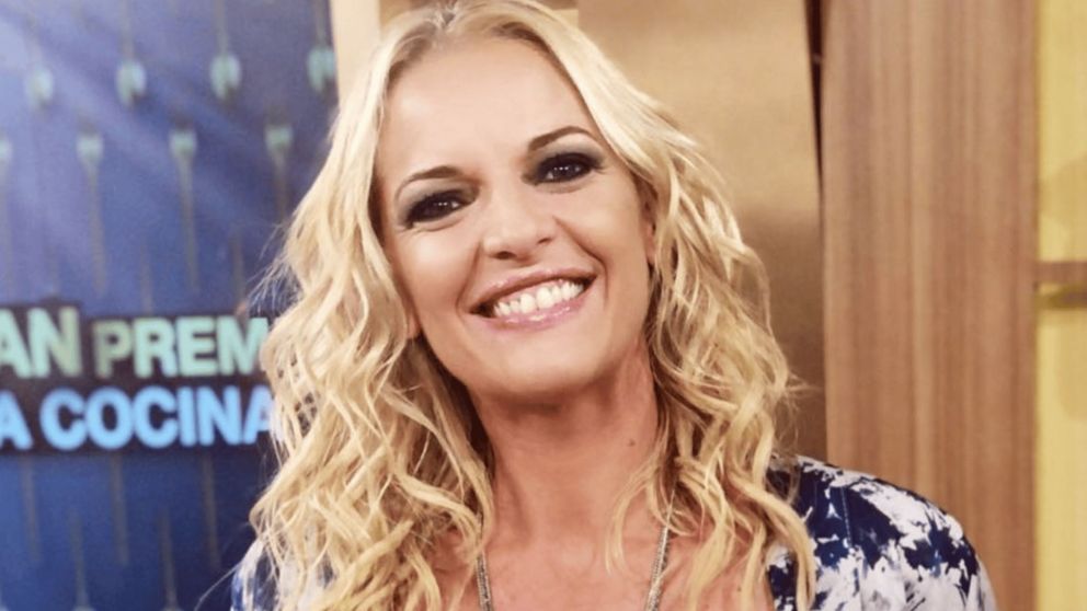 Carina Zampini, con una curiosa actitud ante el final de su programa.