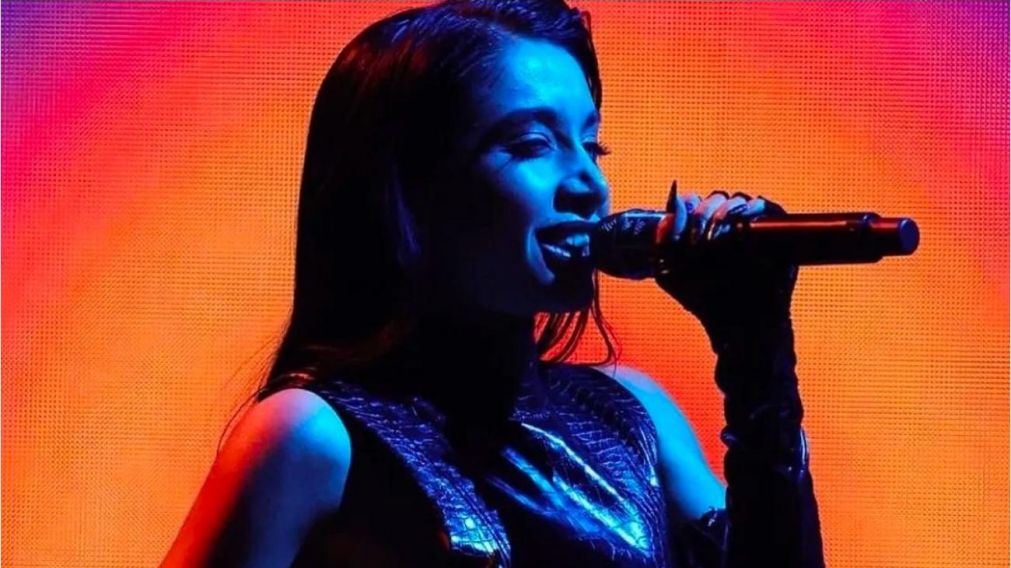 Lluvia de críticas para María Becerra por su actuación en los Premios Grammy junto a J Balvin.