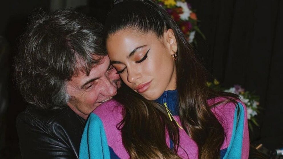 Tini Stoessel ya está al lado de su padre Alejandro Stoessel.