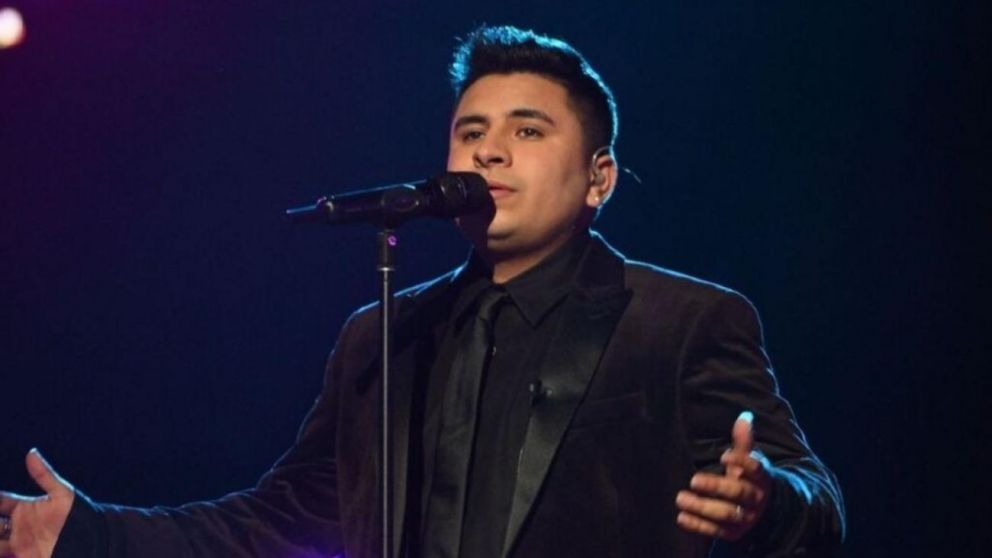 Francisco Benítez, ganador de "La Voz Argentina" se quejó de la atención al público de una institución.