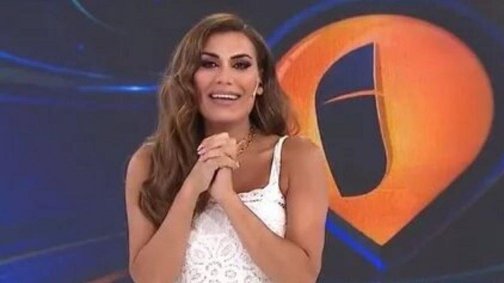 �Florencia de la V muy emocionada con su debut en "Intrusos"!