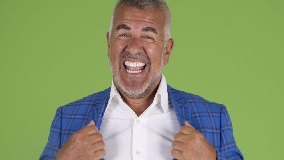 Dady Brieva se presenta con Súper Dady (El mago del tiempo) en la Costa Atlántica.