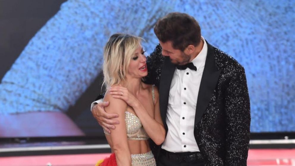 Noelia Marzol fue felicitada por Marcelo Tinelli por haberse coronado campeona en "La Academia".