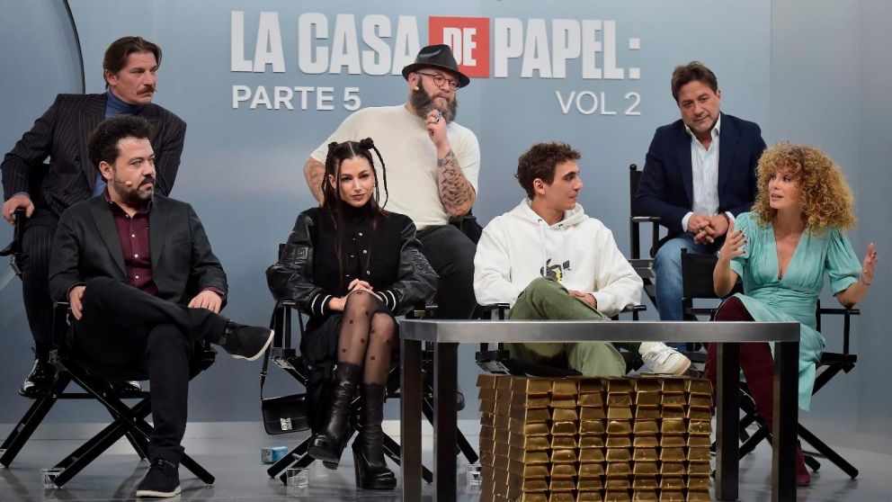 El elenco de "La Casa de Papel", conmovidos por el final. (Foto: Netflix)