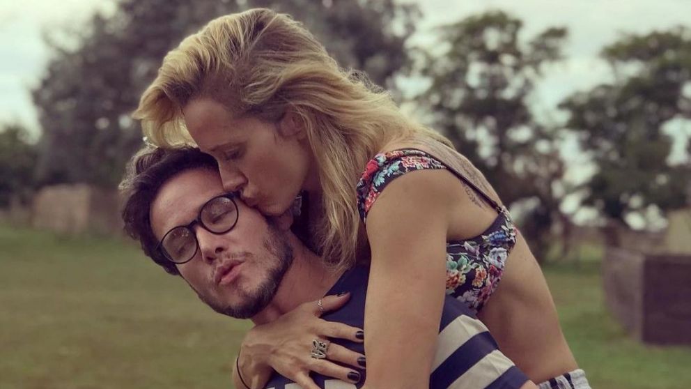 Emanuel Ortega y Julieta Prandi sorprendieron a todos con su romance.