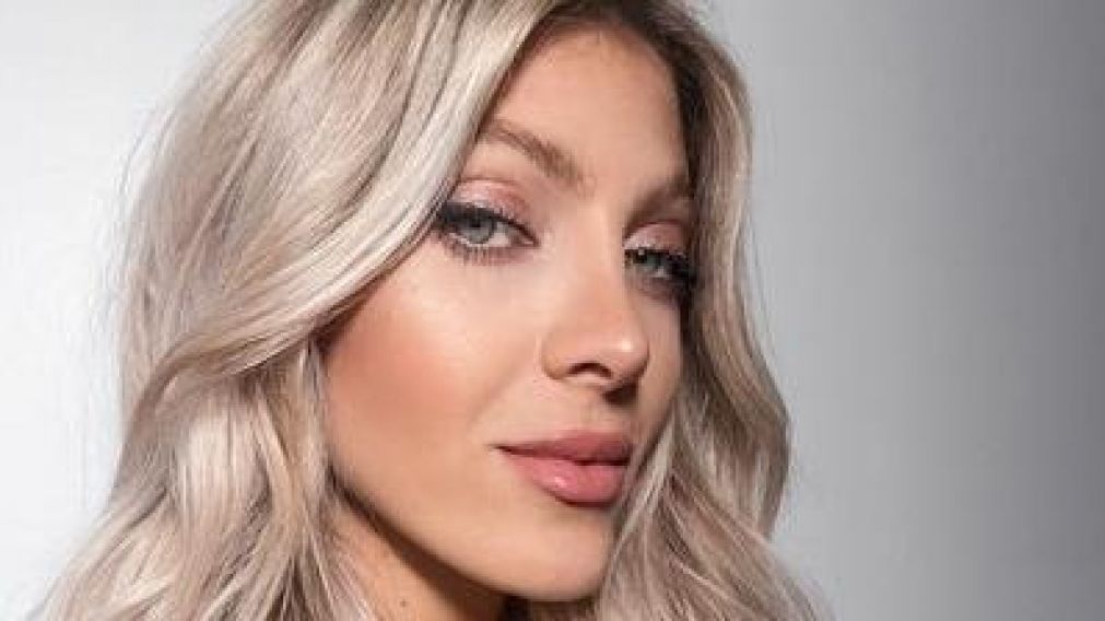 Cande Ruggeri copió a una modelo de Victoria´s Secret.