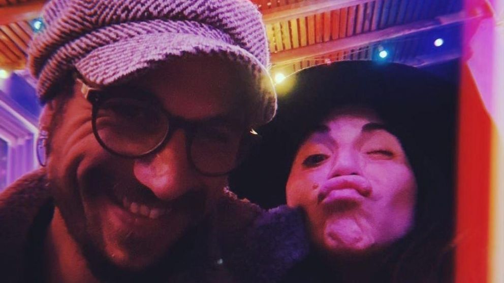 Las divertidas historias de su romance.