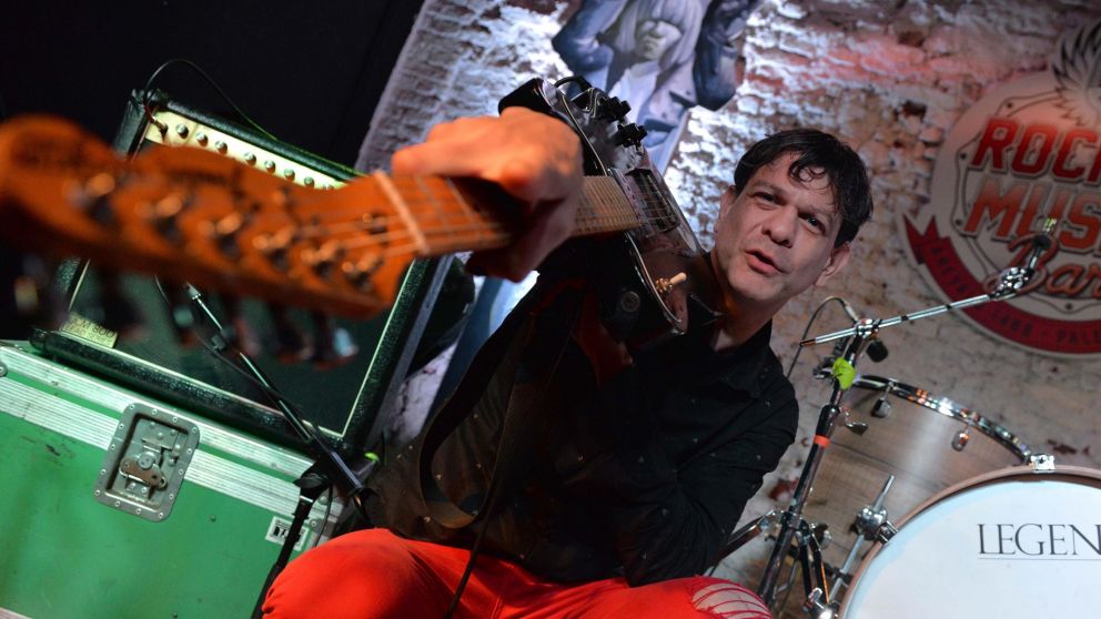 El cantante sufre pero se apoya en el amor de su hija.