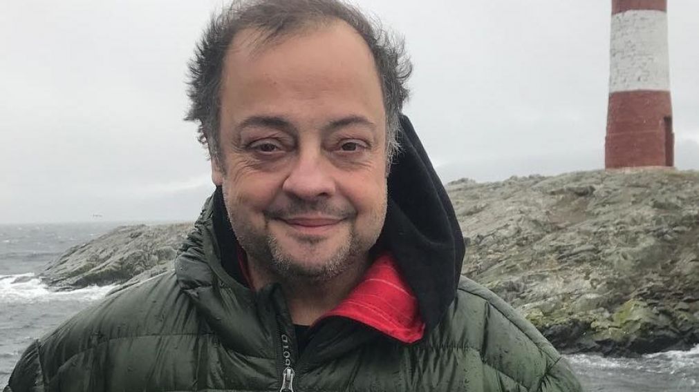 Cabito, afuera de "Basta de Todo".