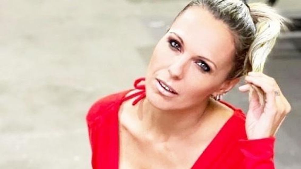 La modelo y conductora lamentó la baja del programa.