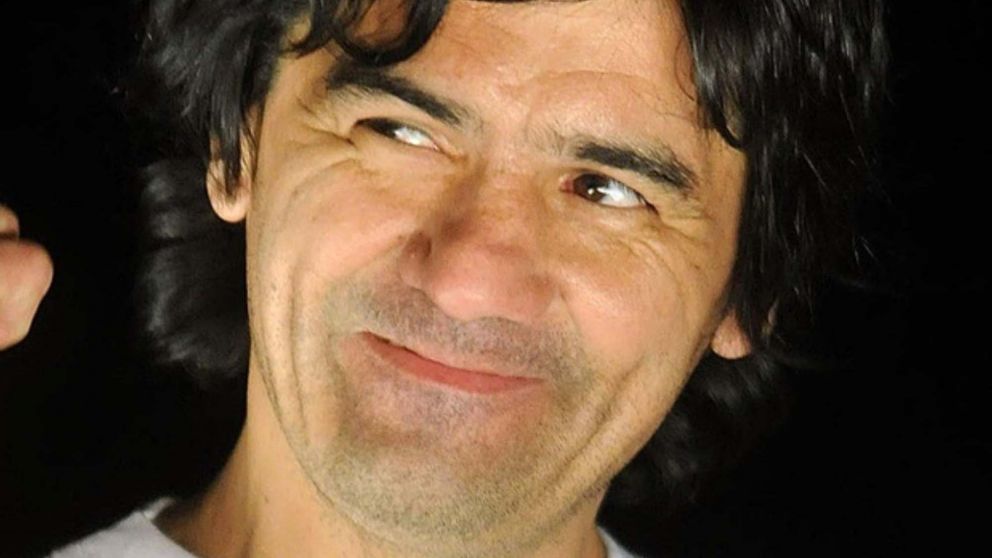 Alejandro Sokol, el cazador: esencia de barrio, carisma y el alma al arte.