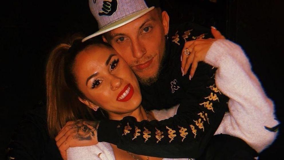 La bailarina dio su versión de los hechos de crisis con el cantante.