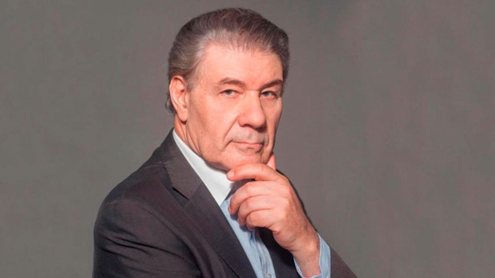 El periodista contrajo la enfermedad.