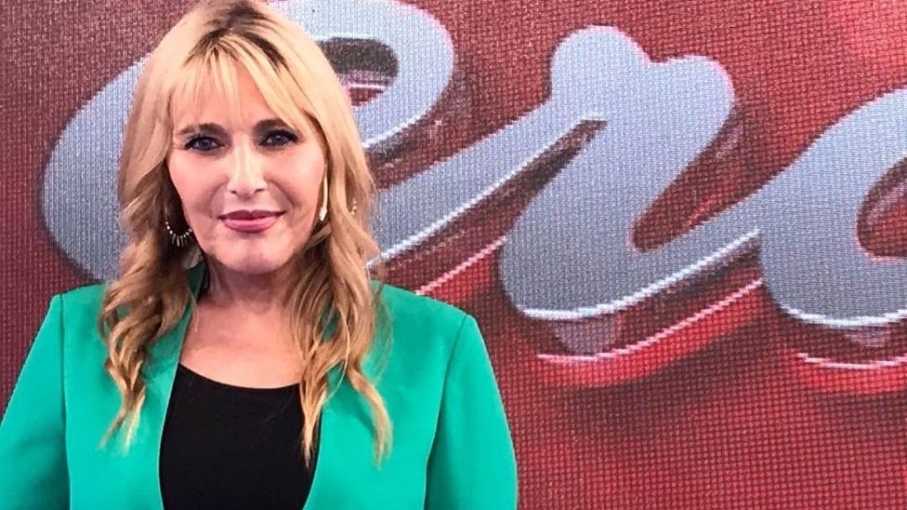 Junto a Leo Rossi, informa y entretiene desde bien temprano.